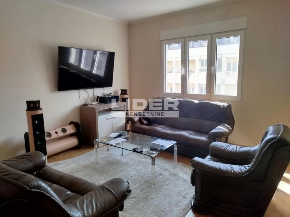 Rent, three bedroom apartment, 60m², Stari Grad, Beograd