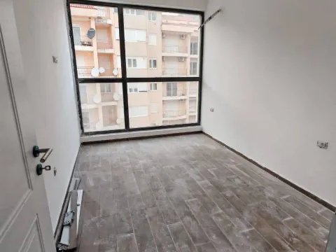 Sale, one bedroom apartment, 55m², Bečići, Budva - image 4