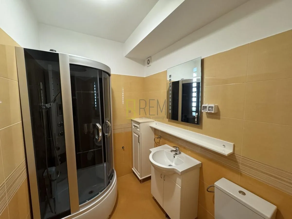 Rent, three bedroom apartment, 161m², Gorica C, Podgorica