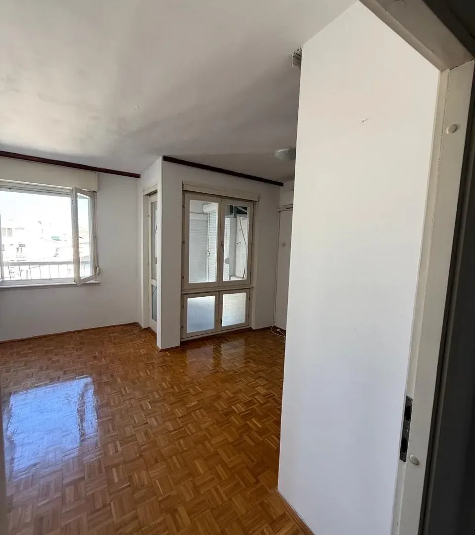 Prodaja, dvosoban stan, 66m², Centar, Bar