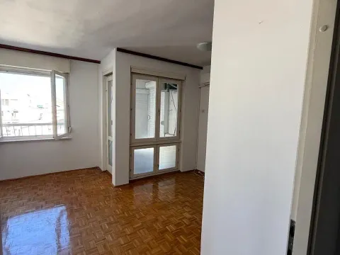 Prodaja, dvosoban stan, 66m², Centar, Bar - image 6