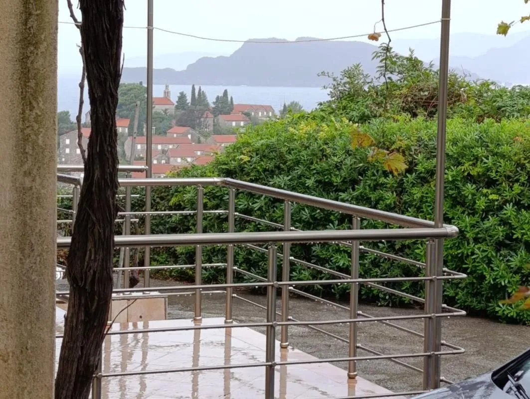 Sale, three bedroom apartment, 100m², Sveti Stefan, Budva