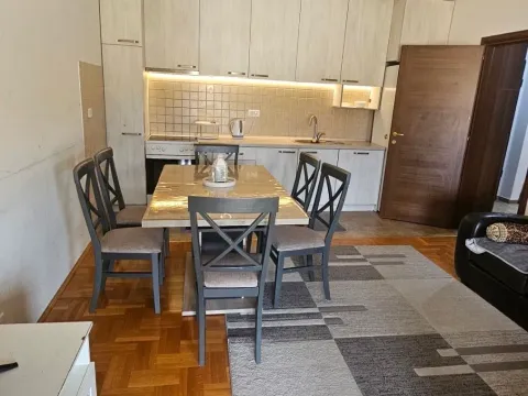 Izdavanje, dvosoban stan, 66m², Stari Aerodrom, Podgorica - image 2