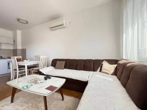 Izdavanje, jednosoban stan, 43m², City Kej, Podgorica - image 2