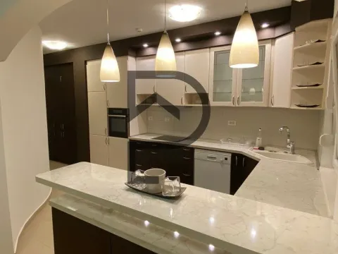 Izdavanje, stan, 120m², City Kvart, Podgorica - image 9