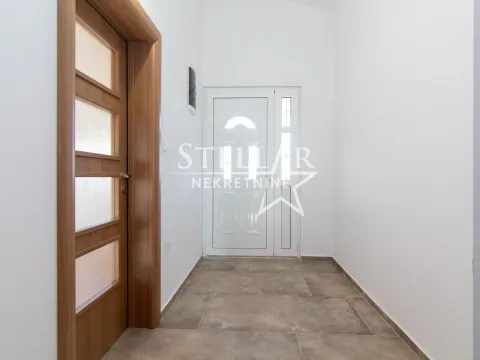 Izdavanje, dvosoban stan, 70m², Konik, Podgorica - image 7