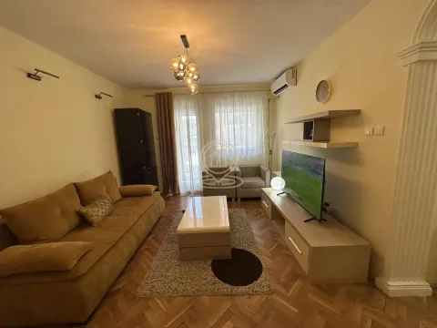 Izdavanje, trosoban stan, 76m², Centar, Novi Sad - image 4