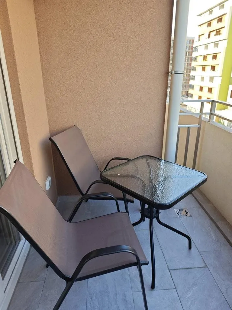 Izdavanje, jednosoban stan, 50m², Central Point, Podgorica