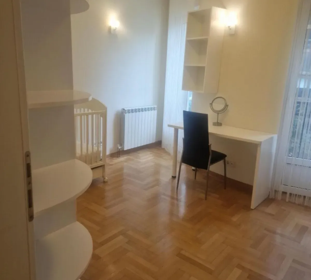 Izdavanje, trosoban stan, 82m², Dedinje Sve Podlokacije, Beograd