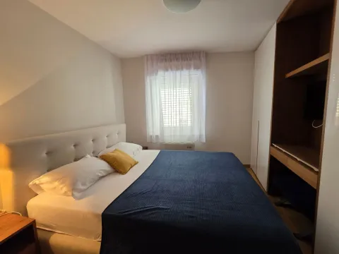 Rent, three bedroom apartment, 120m², Stari Grad, Budva - image 25