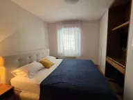Izdavanje, trosoban stan, 120m², Stari Grad, Budva - image 25