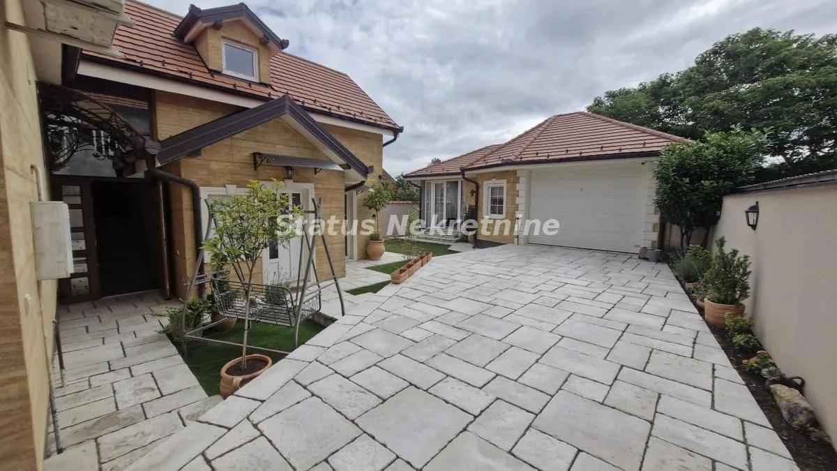 Prodaja, kuća, 285m², Sremski Karlovci, Novi Sad