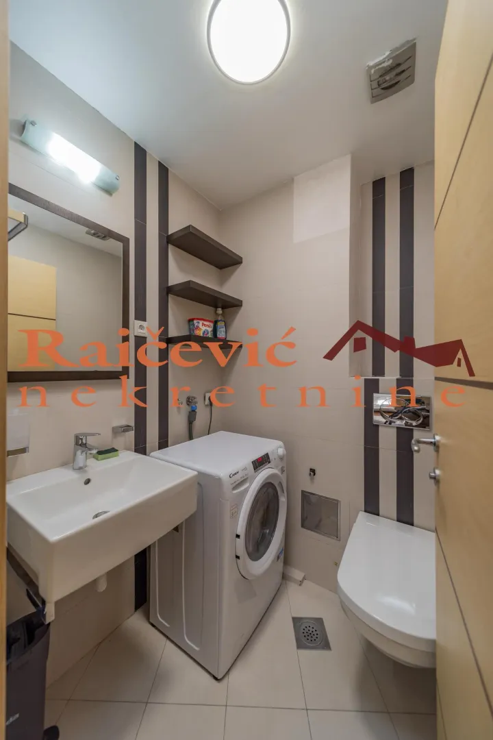 Prodaja, trosoban stan, 98m², Centar, Stara Pazova