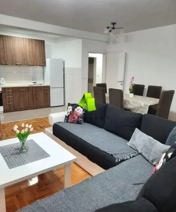 Izdavanje, trosoban stan, 76m², Palilula, Niš