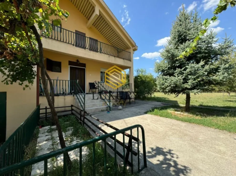 Rent, house, 150m², Rogami, Podgorica