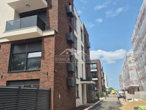 Prodaja, trosoban stan, 72m², Zemun Sve Podlokacije, Beograd - image 2