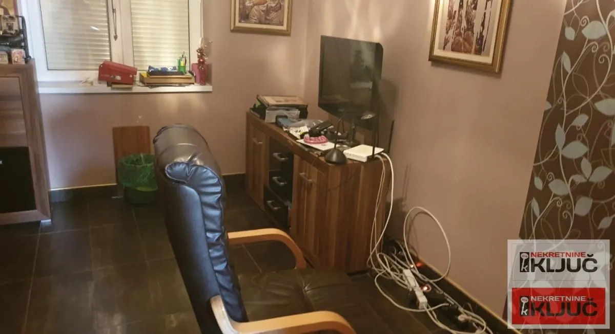 Rent, house, 1000m², Kać, Novi Sad Sve Podlokacije