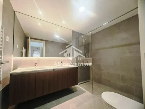 Izdavanje, četvorosoban stan, 120m², Savski Venac, Beograd - image 12