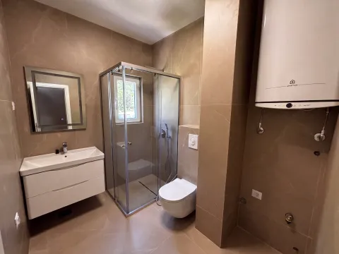 Prodaja, dvosoban stan, 61m², Sutomore, Bar - image 8