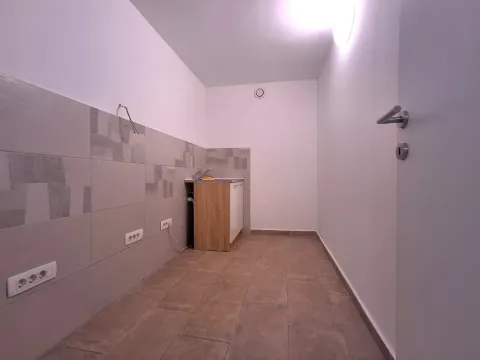 Sale, office space, 294m², Blok 5, Podgorica - image 11