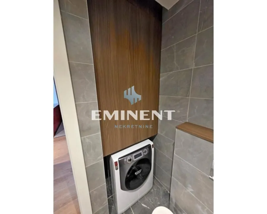 Izdavanje, dvosoban stan, 58m², Novi Beograd Blok 65, Novi Beograd Sve Podlokacije
