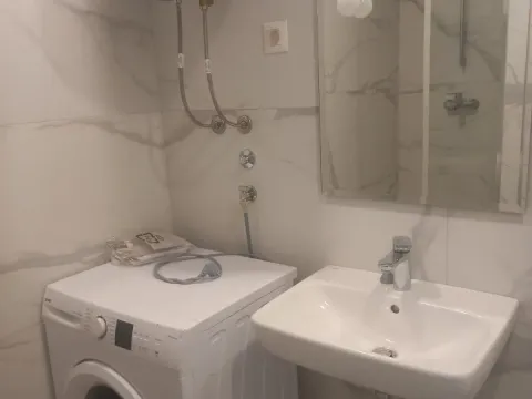 Izdavanje, jednosoban stan, 47m², Stari Aerodrom, Podgorica - image 3