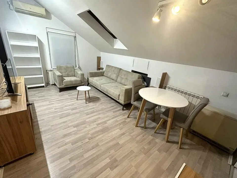 Izdavanje, jednosoban stan, 30m², Zvezdarska Šuma, Zvezdara Sve Podlokacije