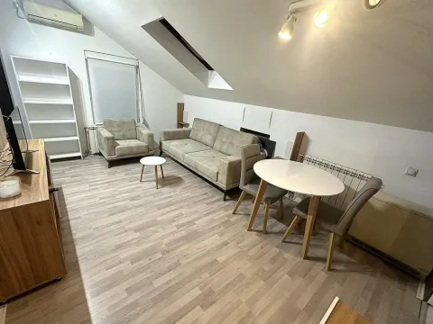 Stan in Zvezdarska Šuma