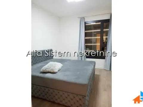 Izdavanje, trosoban stan, 98m², Savski Venac, Beograd - image 11