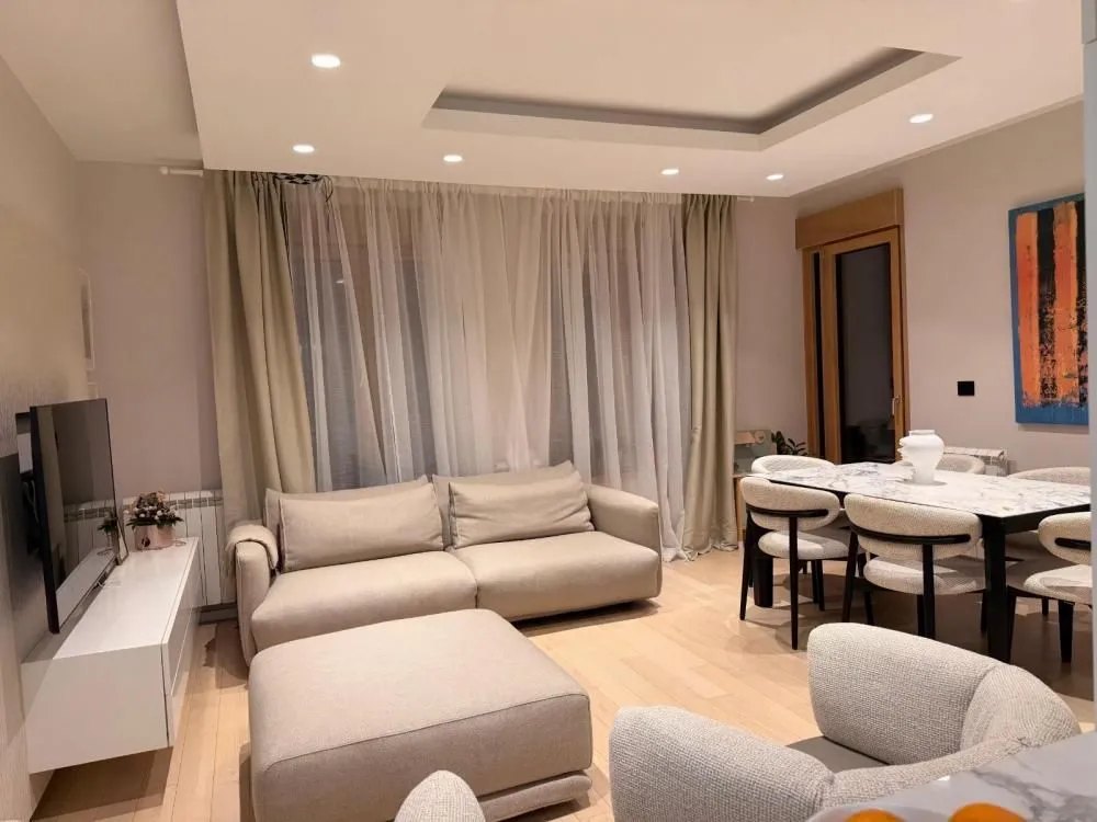 Izdavanje, četvorosoban stan, 103m², Stari Grad, Beograd