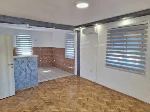 Izdavanje, četvorosoban stan, 120m², Zagorič, Podgorica - image 5