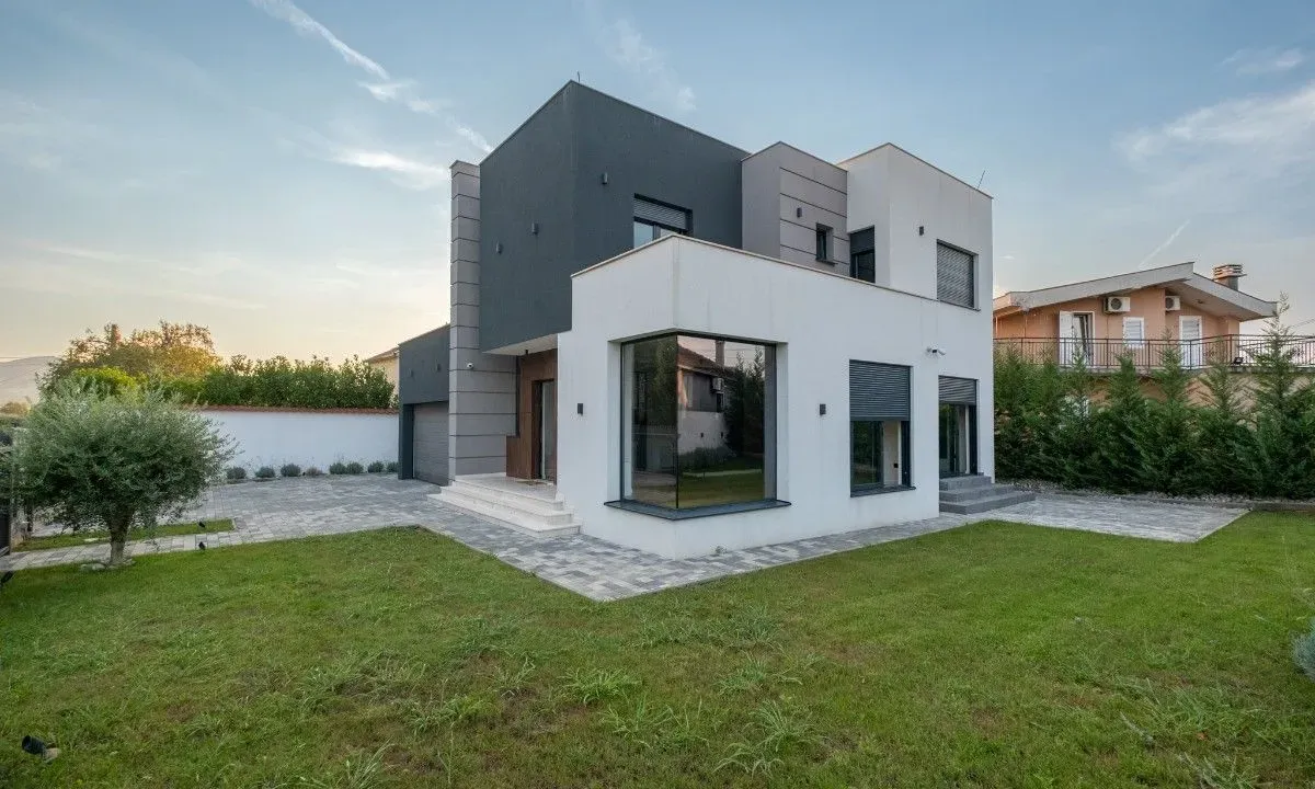 Rent, house, 180m², Gornja Gorica, Podgorica