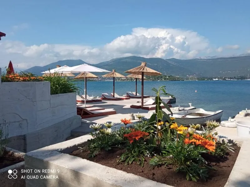 Prodaja, kuća, 580m², Đuraševići, Tivat