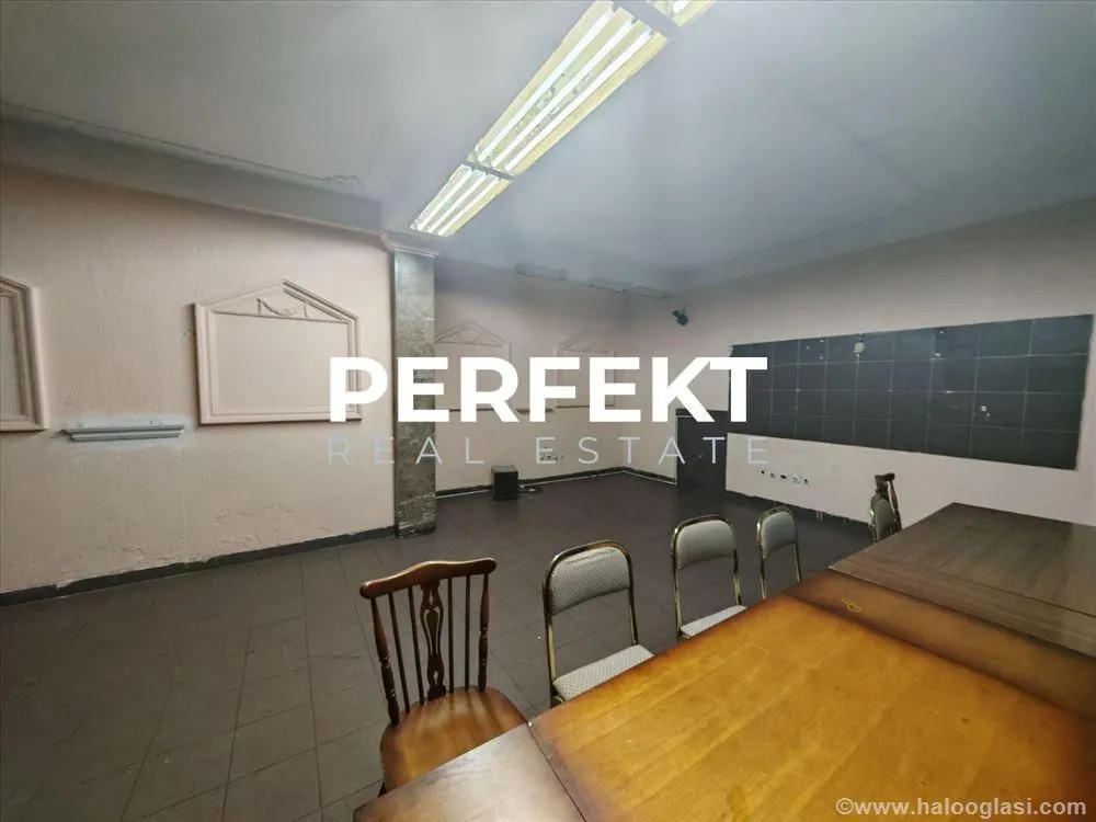 Sale, office space, 290m², Resnik, Beograd