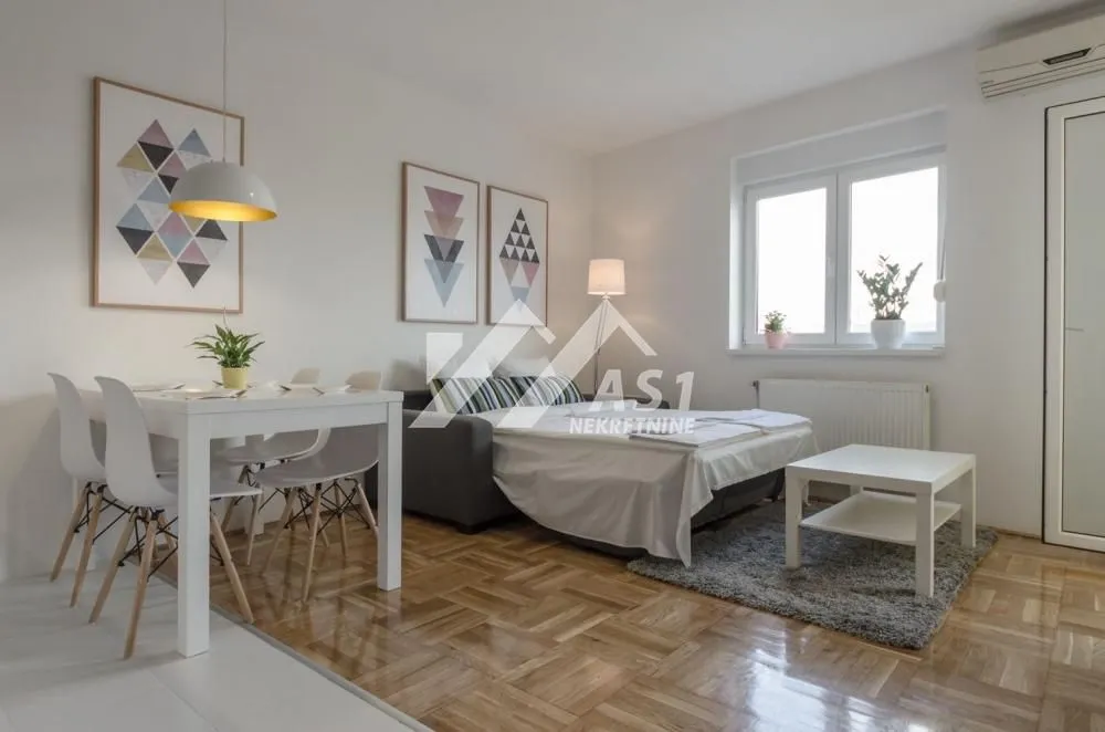 Izdavanje, stan, 26m², Bulevar Oslobodjenja, Novi Sad Sve Podlokacije