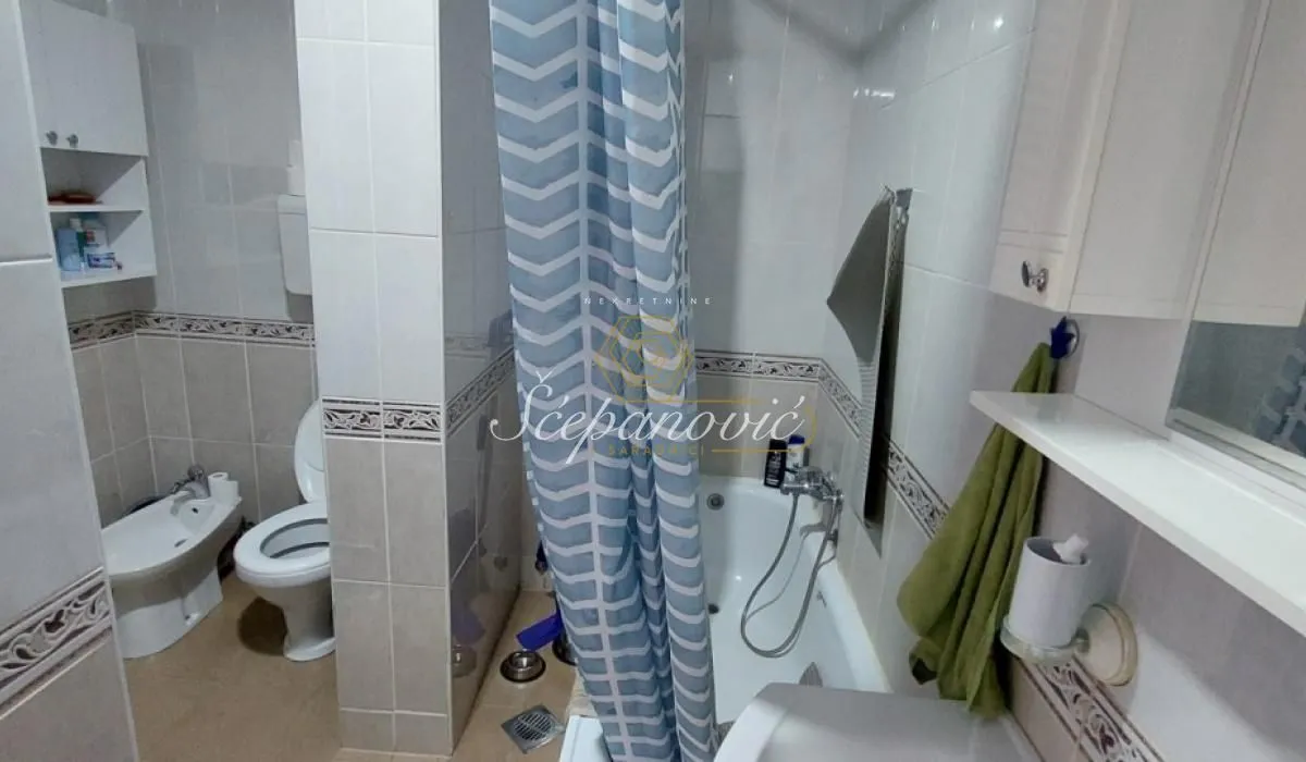 Prodaja, trosoban stan, 63m², Betanija, Novi Sad Sve Podlokacije