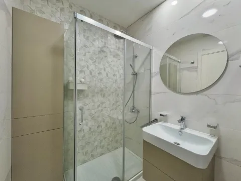 Prodaja, dvosoban stan, 70m², Central Point, Podgorica - image 13