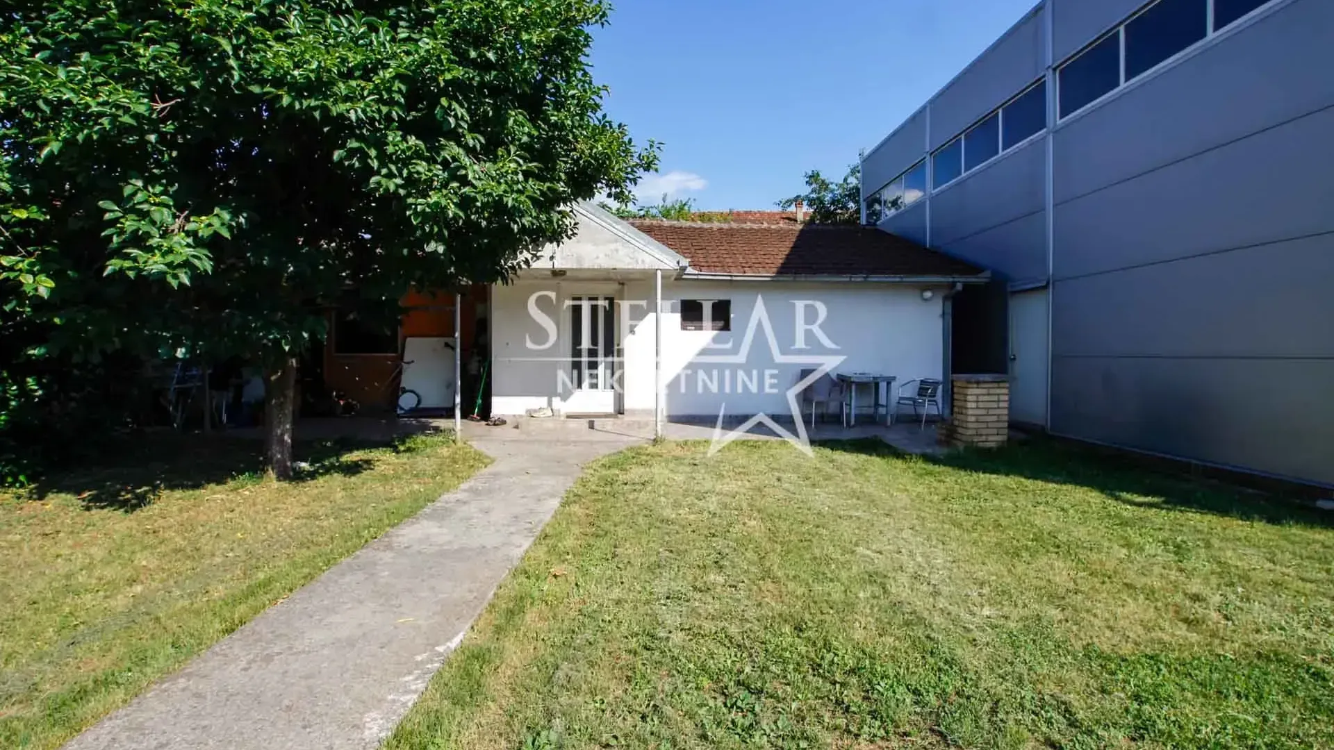 Rent, office space, 131m², Tološi, Podgorica