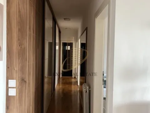 Prodaja, četvorosoban stan, 112m², Stari grad, Novi Sad - image 11