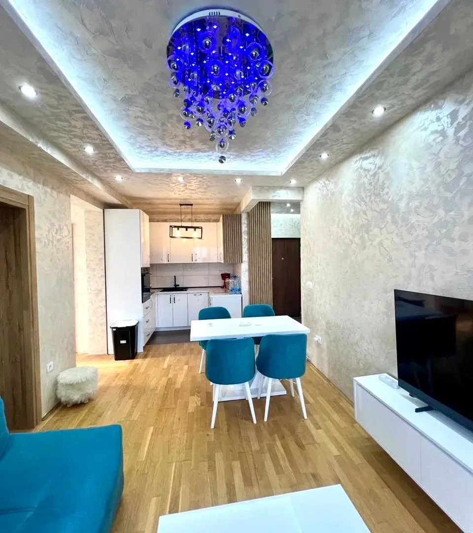 Izdavanje, trosoban stan, 70m², Stari Aerodrom, Podgorica