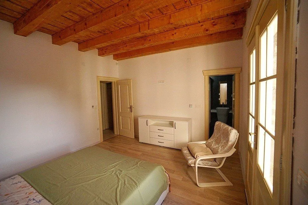 Prodaja, kuća, 400m², Šušanj, Bar