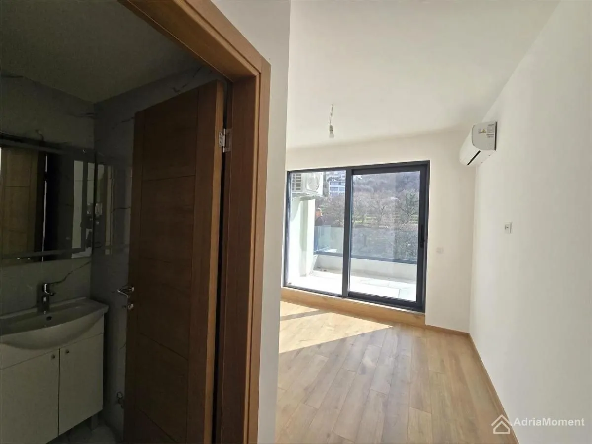 Prodaja, dvosoban stan, 114m², Kamenovo, Budva