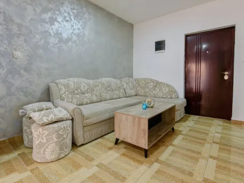 Izdavanje, jednosoban stan, 42m², Bečići, Budva - image 13