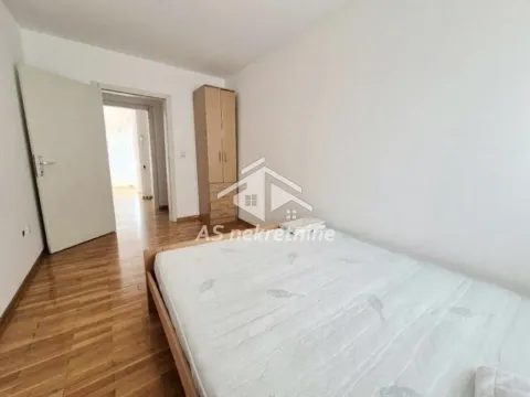 Rent, three bedroom apartment, 85m², Južni Bulevar, Vračar Sve Podlokacije - image 16