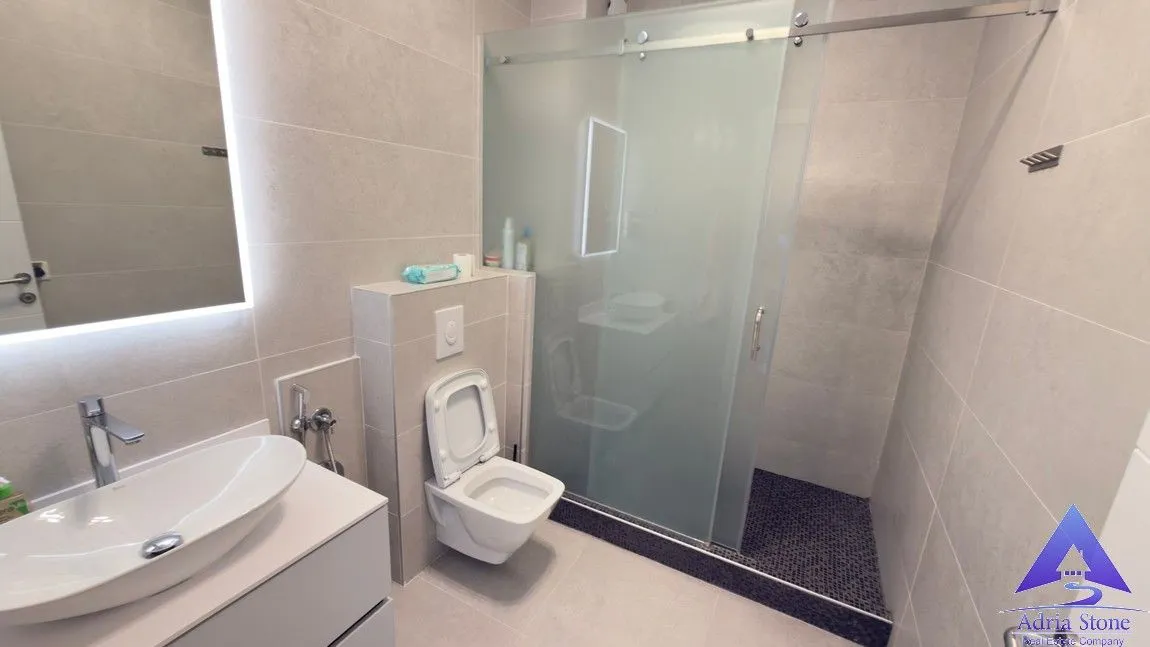 Sale, three bedroom apartment, 184m², Bečići, Budva