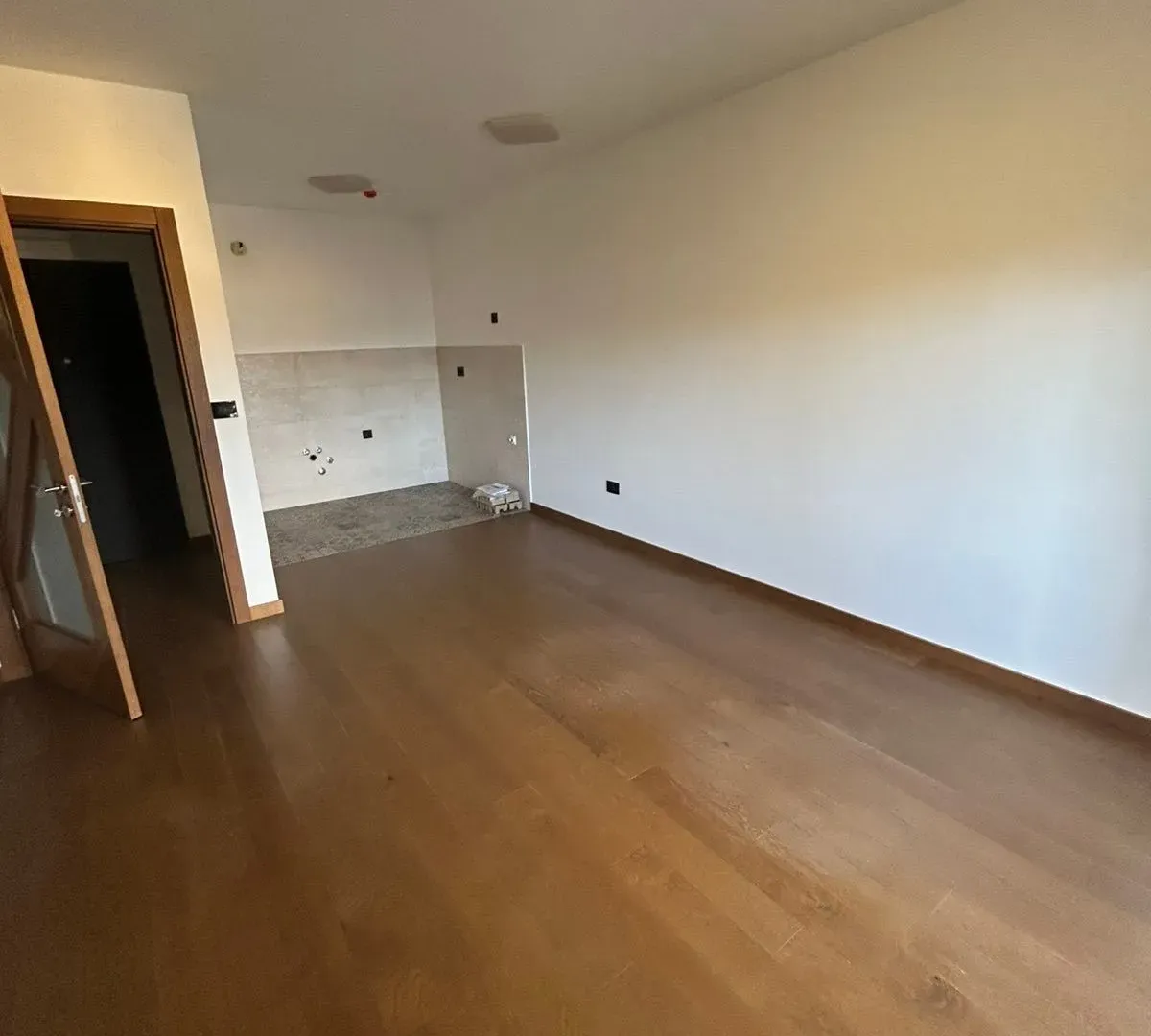 Izdavanje, jednosoban stan, 49m², Ljubović, Podgorica
