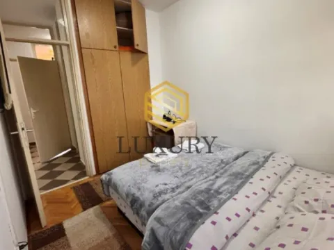 Izdavanje, dvosoban stan, 75m², Tuški Put, Podgorica - image 2