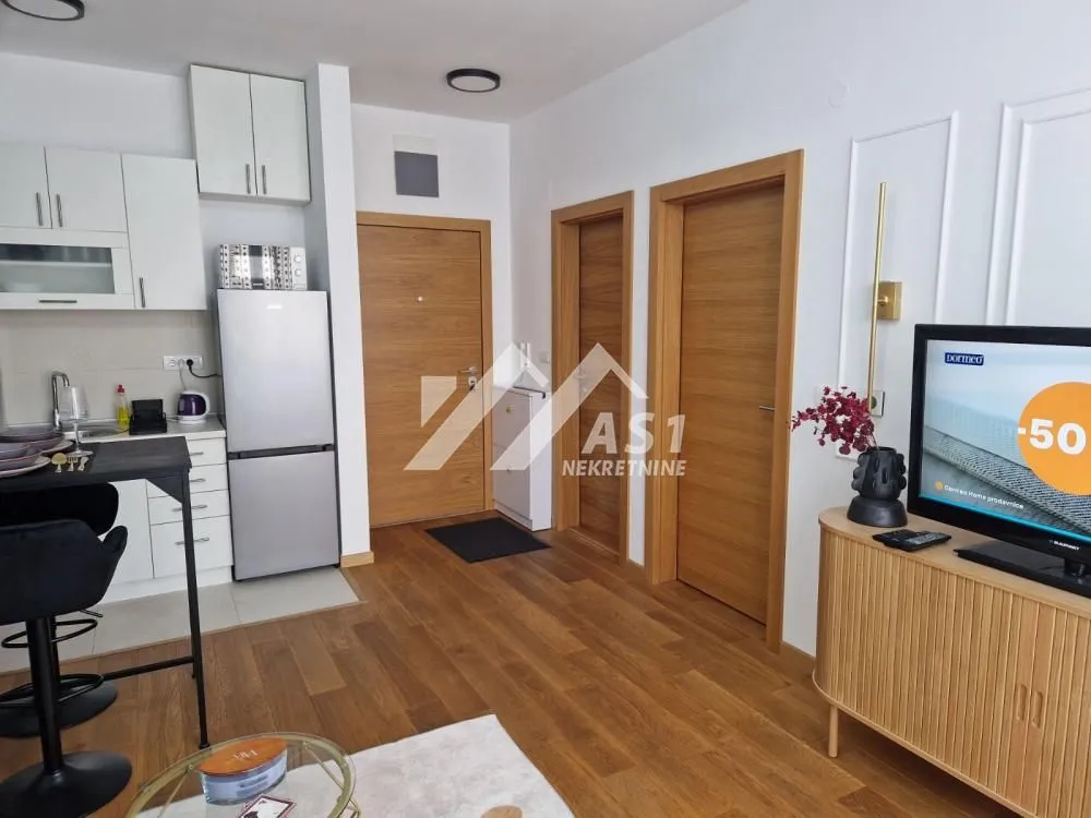 Izdavanje, jednosoban stan, 37m², Novi Sad Sve Podlokacije, Novi Sad