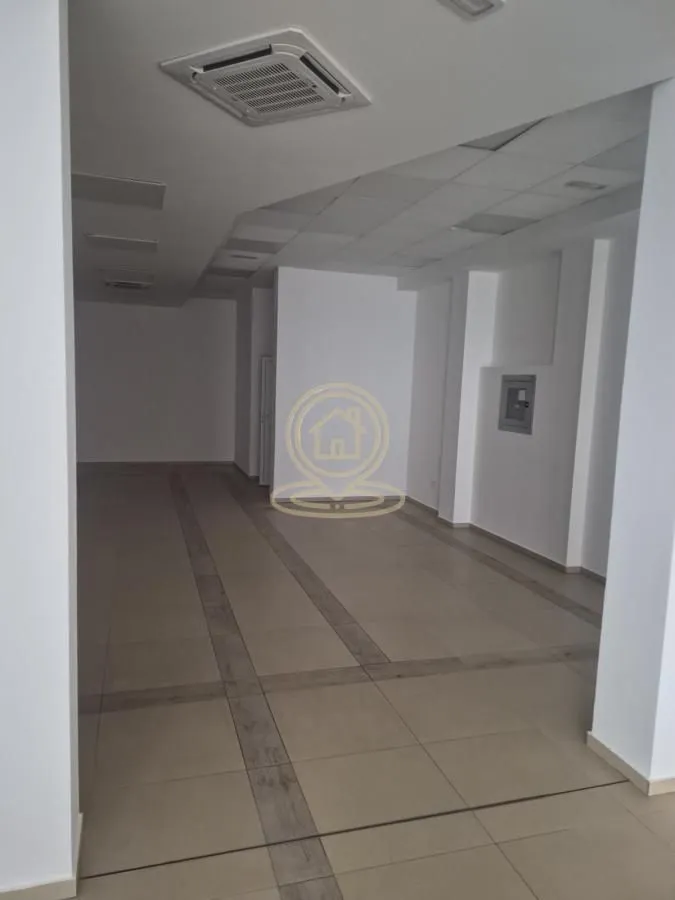 Rent, office space, 245m², Erdoglija, Kragujevac