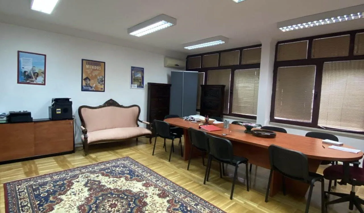 Izdavanje, poslovni prostor, 93m², Podgorica, Crna Gora